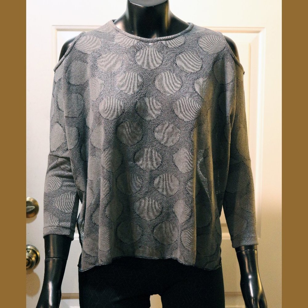 Open shoulder mid sleeves